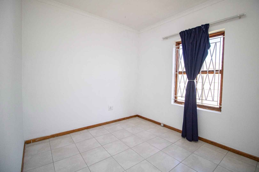 To Let 2 Bedroom Property for Rent in Guldenland Western Cape